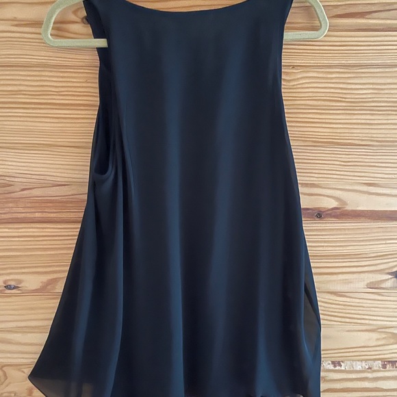 Classy beaded V-neck - Picture 3 of 4